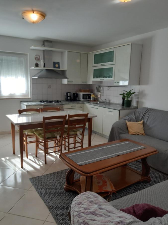 Apartment Ana Porec Bagian luar foto